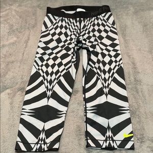 Nike pro tights size medium
